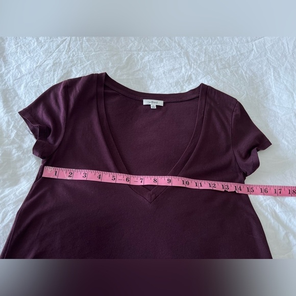 Aritzia Wilfred | Women’s SZ XS | Wine | Deep V Neck Short Sleeve Top - Picture 3 of 7